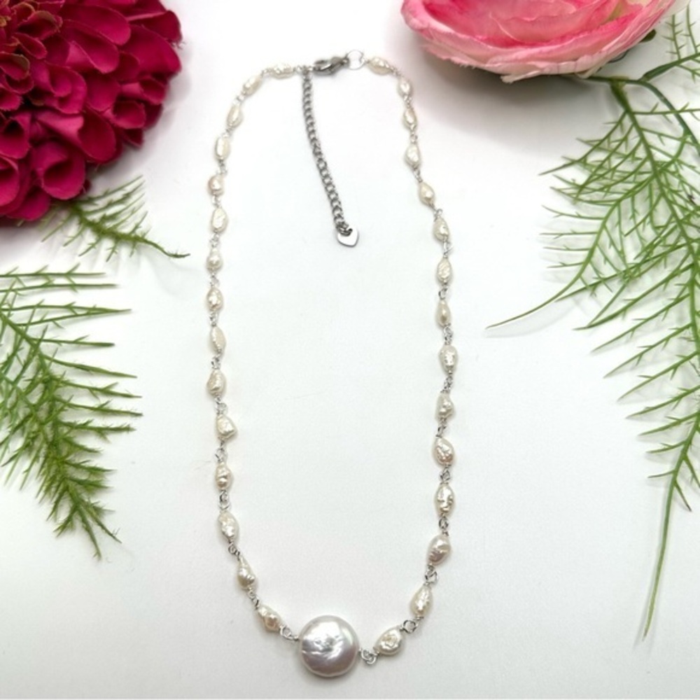 NEW⚜️Freshwater Pearl Hand Wired Necklace